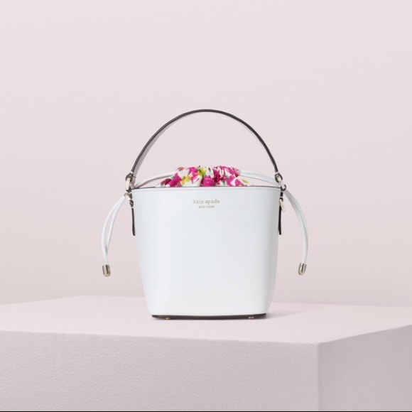 Kate Spade Pippa Small White Bucket Bag, NWT - Picture 1 of 4